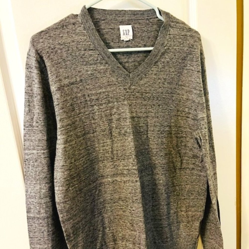 Gap Men's Medium V-Neck Sweater Grey